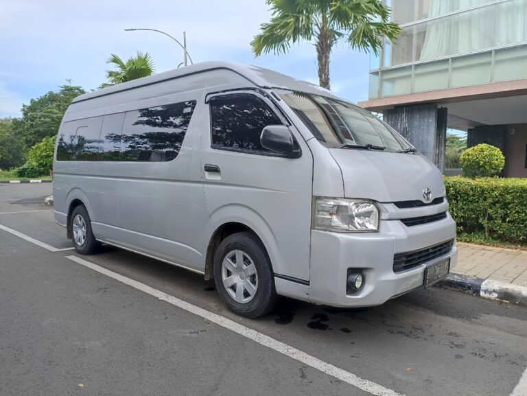 Liburan Rame Tapi Ribet? Saatnya Pilih Sewa Hiace Tanjung Pinang!