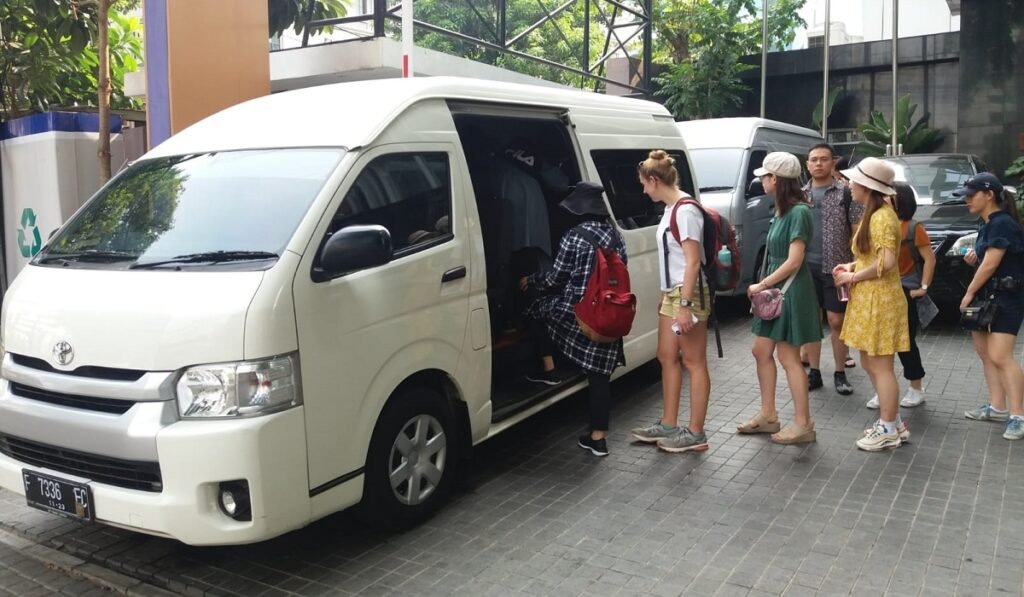 Sewa Hiace Terdekat Bintan Selalu Ludes Saat Liburan, Ini Trik Supaya Kamu Kebagian!