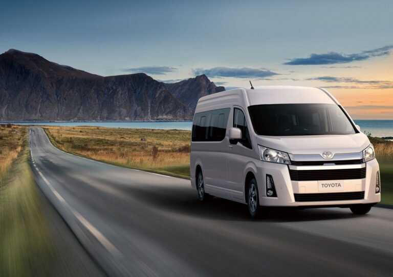 Cari Sewa Hiace Tanjung Pinang untuk Event dan Gathering? Disini Tempatnya!