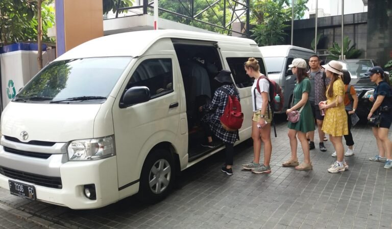 Bingung Pilih Kendaraan? Simak Rekomendasi Tipe Mobil Terbaik untuk Sewa Mobil Bintan Disini!